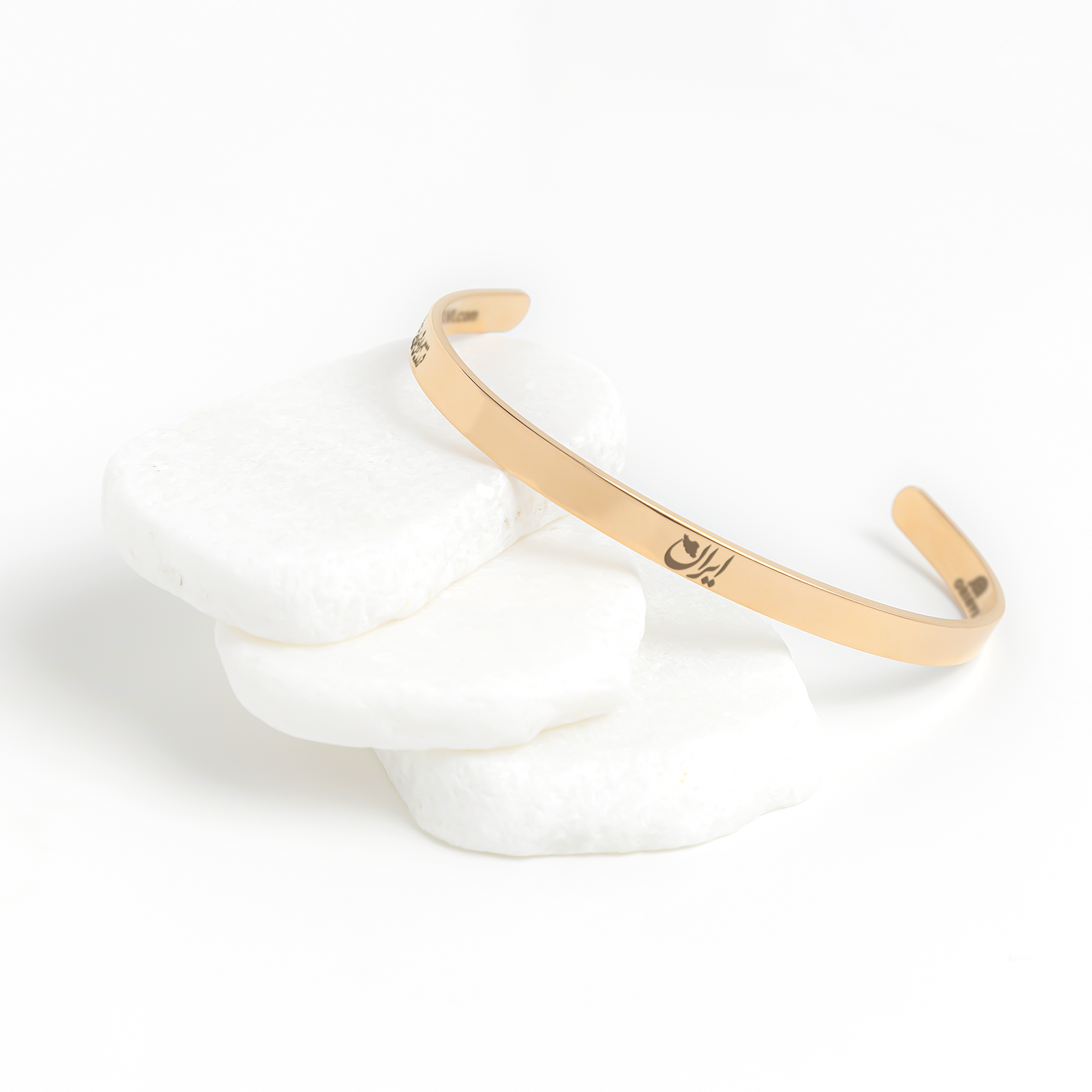 Child_of_Iran_Cuff_Bracelet__A__Rose_Gold_Lifestyle_02_Mockup.png_15532372