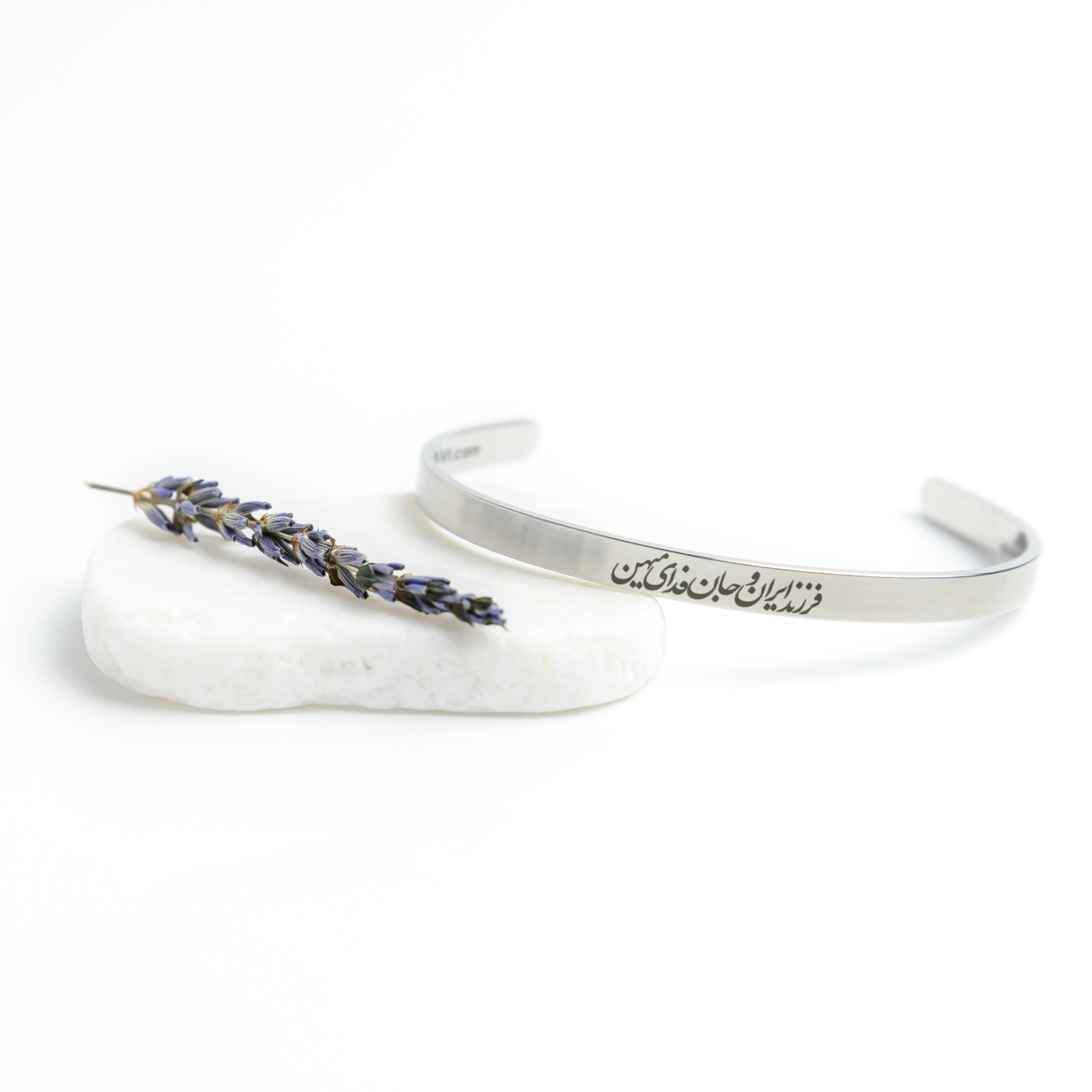 Child_of_Iran_Cuff_Bracelet__A__Silver_Lifestyle_03_Mockup.png_15532279