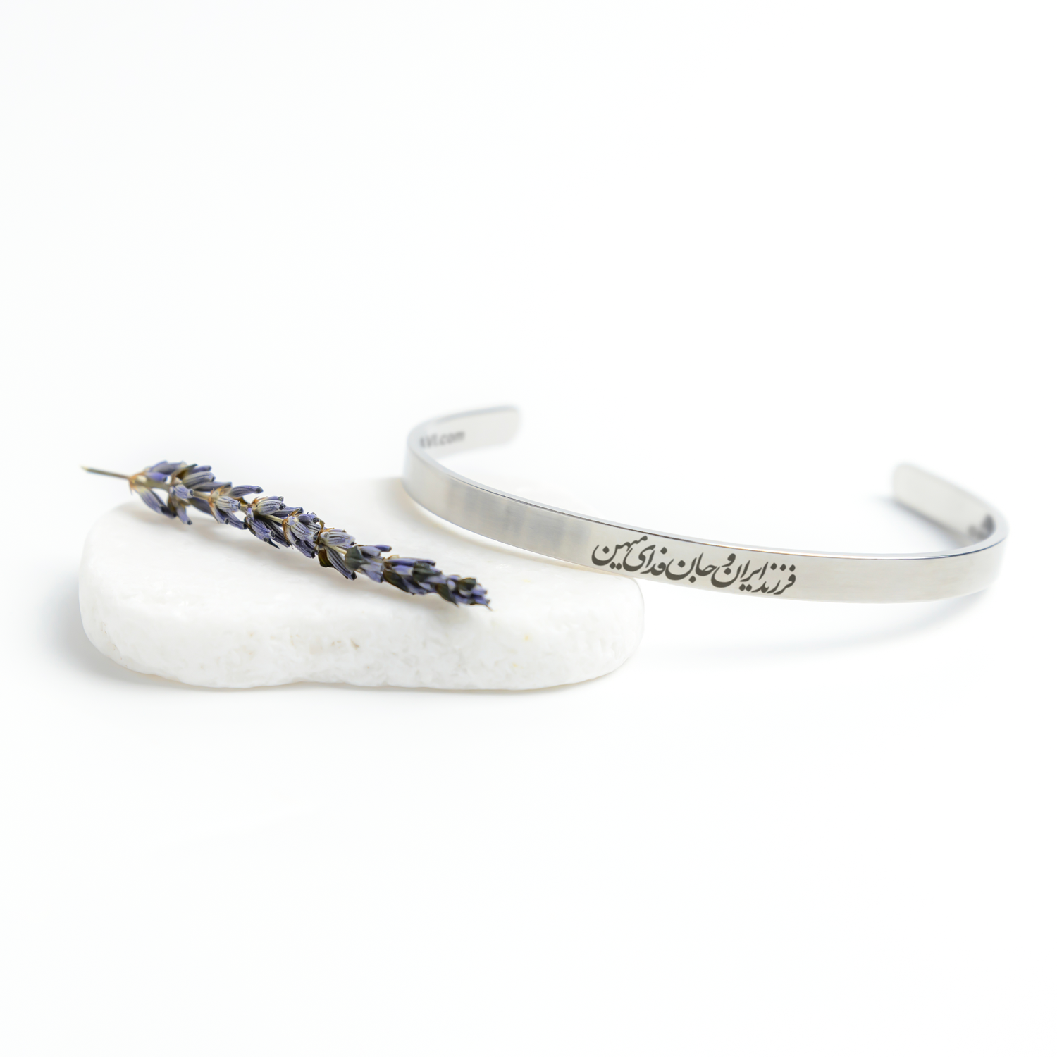 Child_of_Iran_Cuff_Bracelet__A__Silver_Lifestyle_03_Mockup.png_15532279